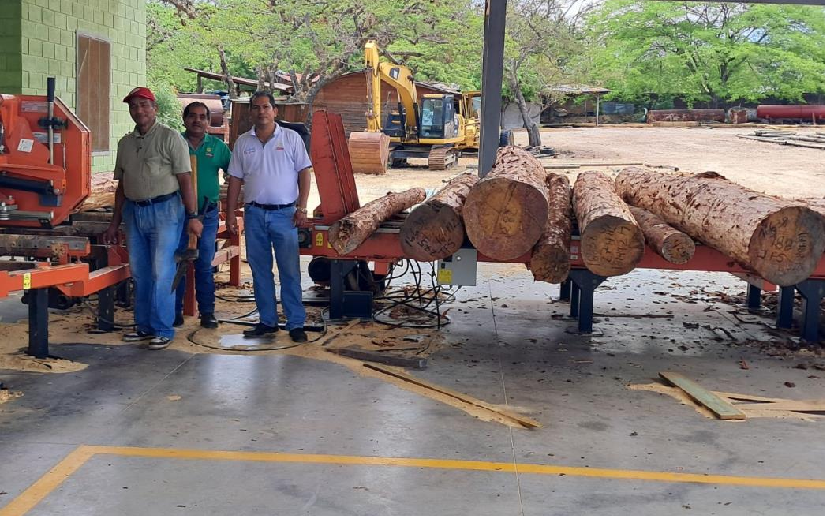 MARENA con industrias forestales