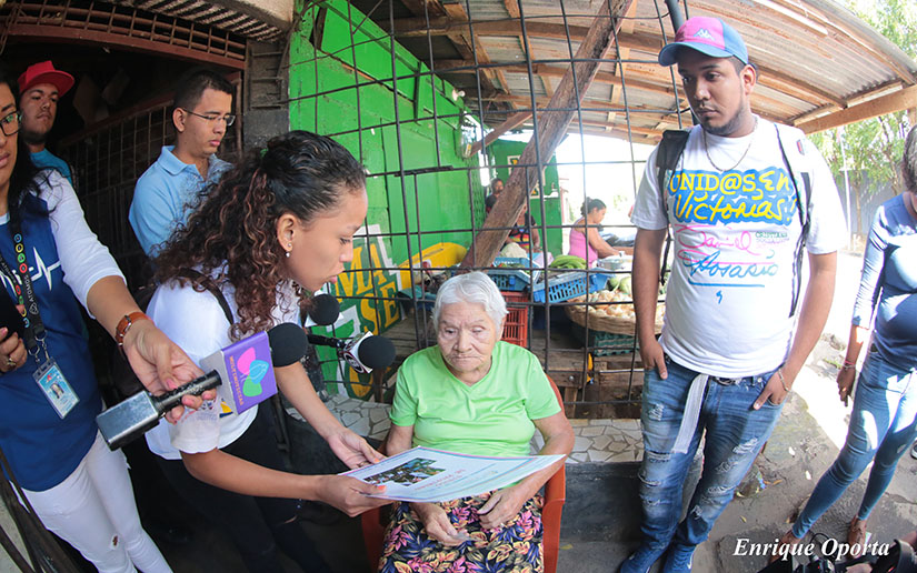 Más familias nicaragüenses siguen recibiendo títulos de propiedad por parte del Gobierno