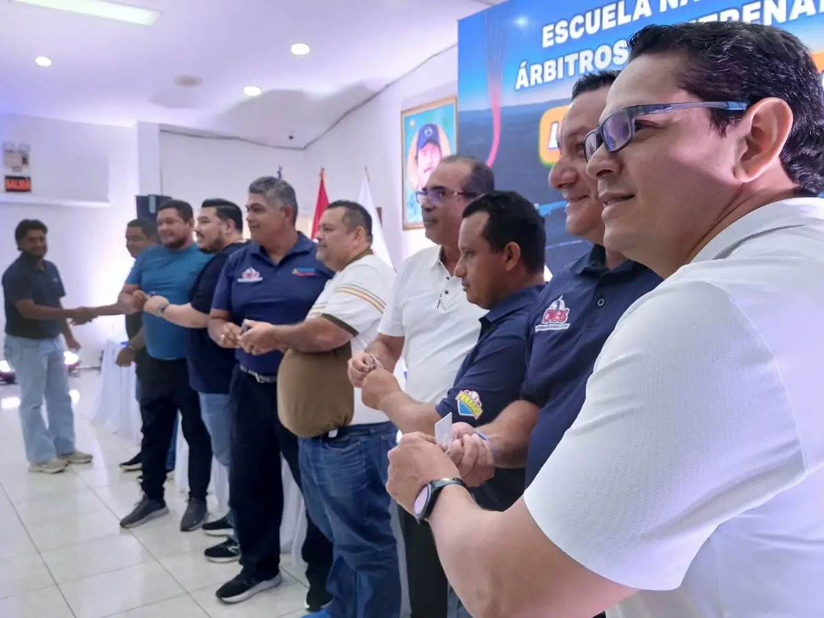 Nicaragua da un paso histórico en la profesionalización de árbitros de béisbol