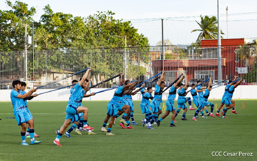 Selección Nacional de Fútbol intensifica preparación para amistosos ante Sudáfrica y Paraguay