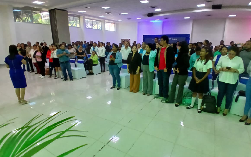 En victorias educativas: reconocen importante labor de docentes en Nicaragua