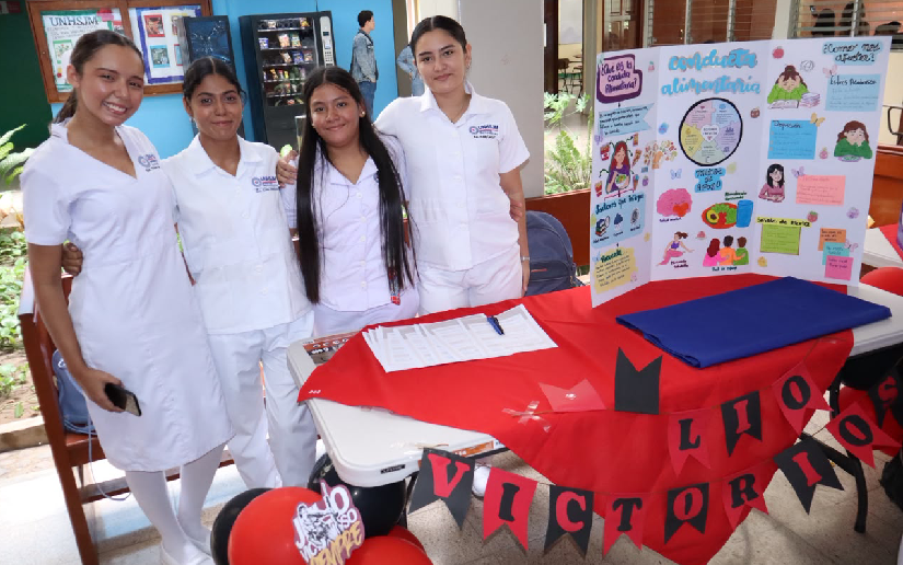 Futuros profesionales de enfermería presentan proyectos de investigación e innovación