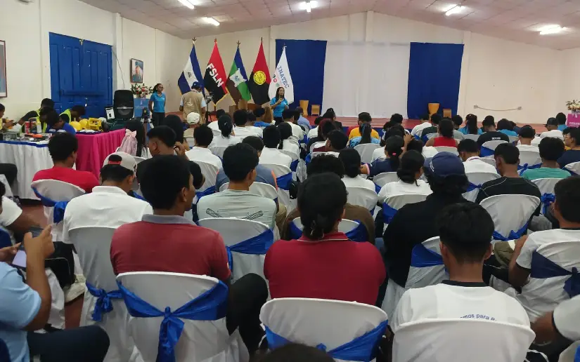 Estudiantes de Bilwi fortalecen su identidad cultural durante celebración del estatuto de autonomía