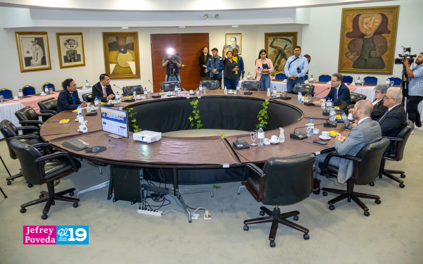 Autoridades del BCN reciben visita del embajador de Myanmar en Nicaragua